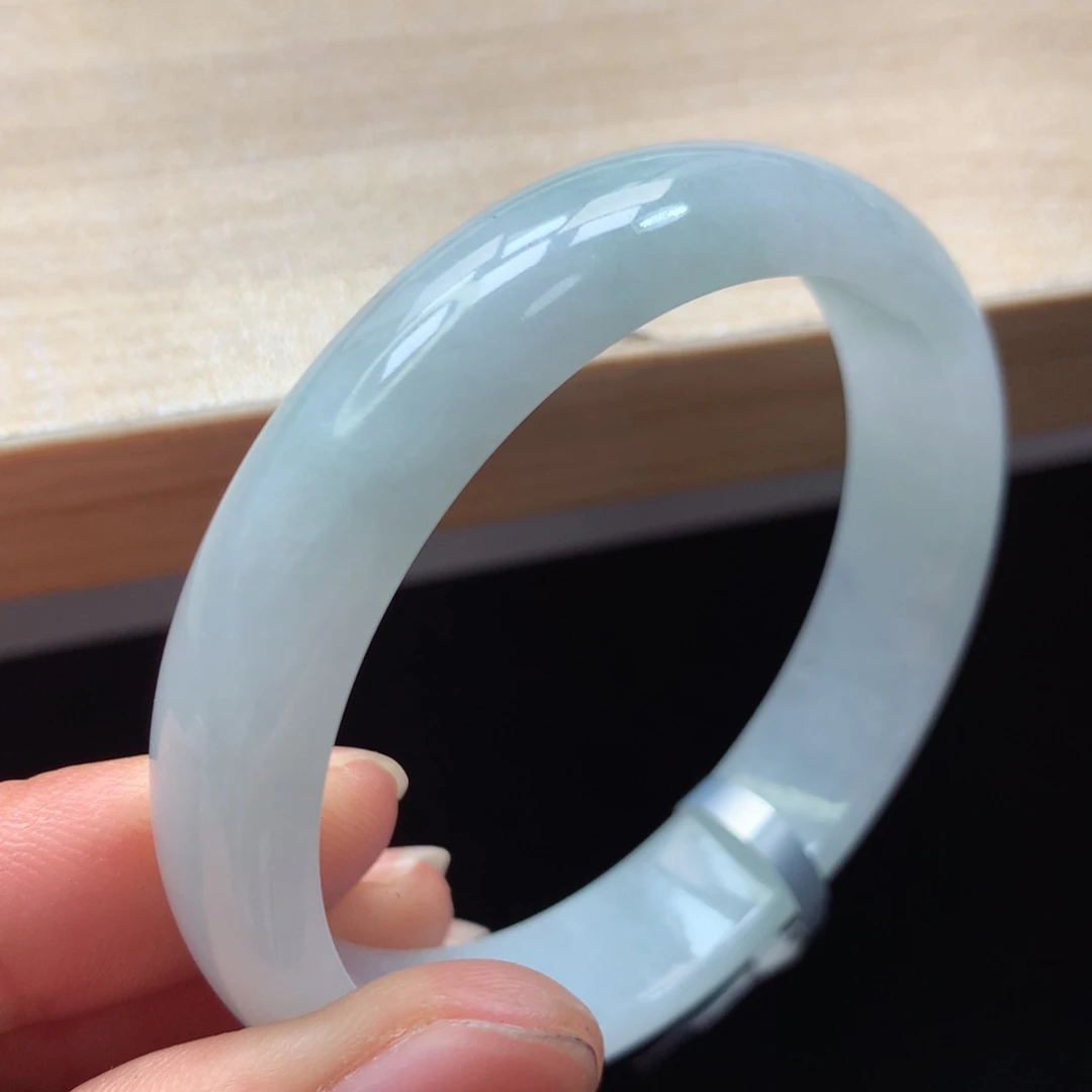 未镶嵌手镯翡翠手镯