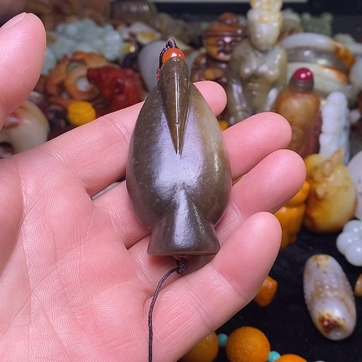 吴***业和田玉（糖玉）未镶嵌挂件