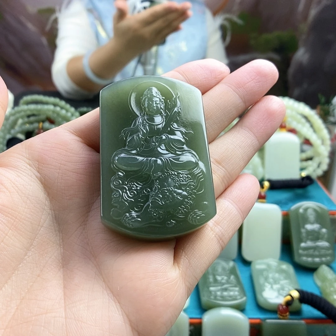 8***2和田玉未镶嵌颈饰