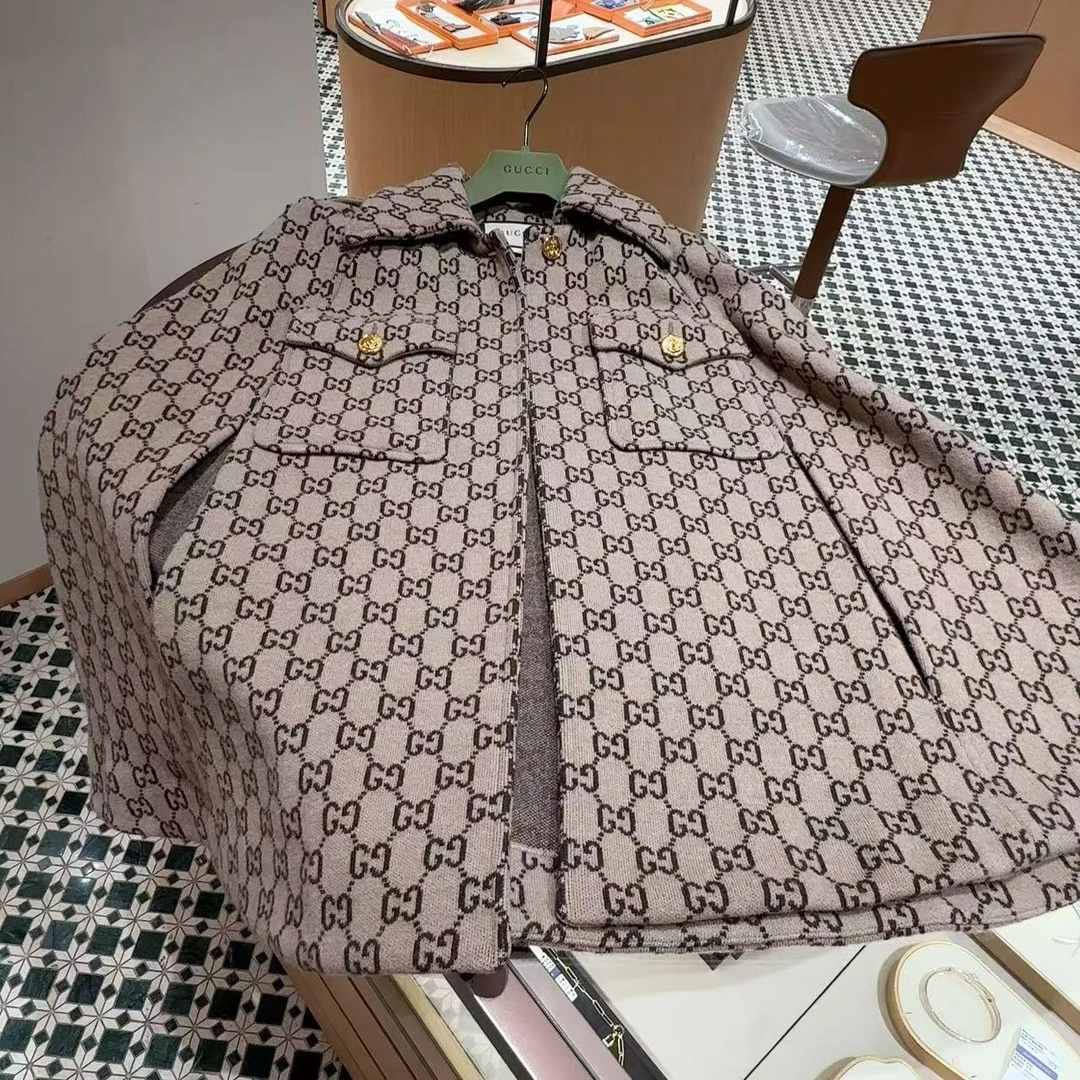 99新 GUCCI/古驰 满logo老花斗篷外套 气质女生必备款 S码