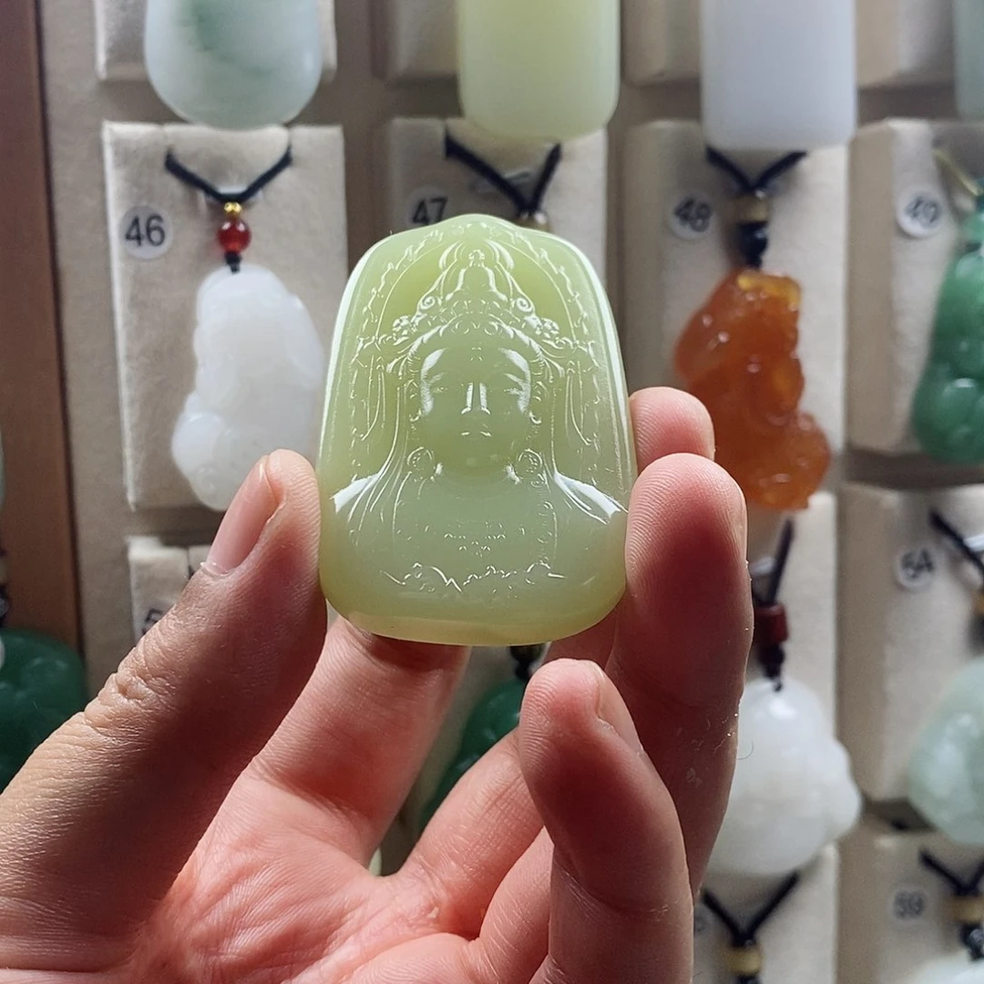 石英质玉未镶嵌颈饰