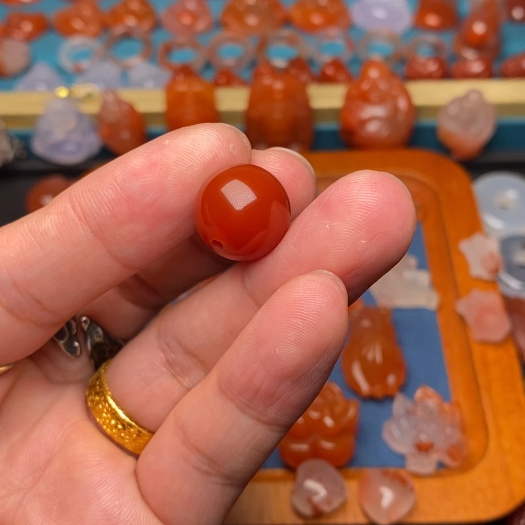 南红玛瑙颈饰未镶嵌小***宝