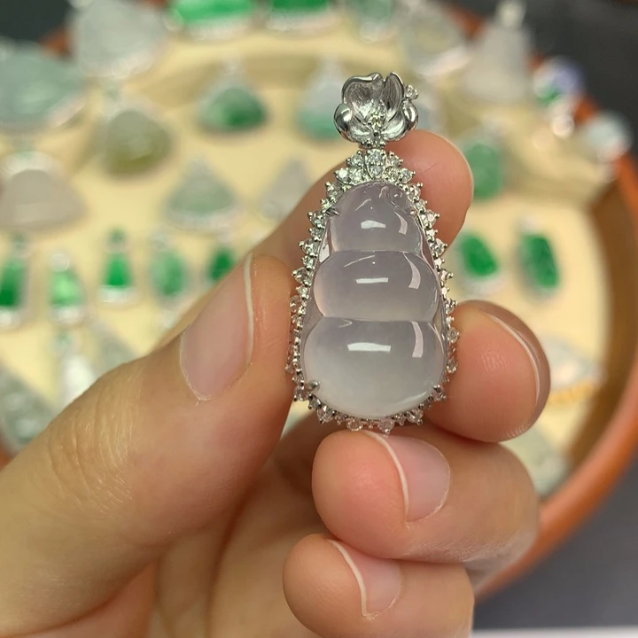 颈饰18K金镶嵌翡翠翡翠