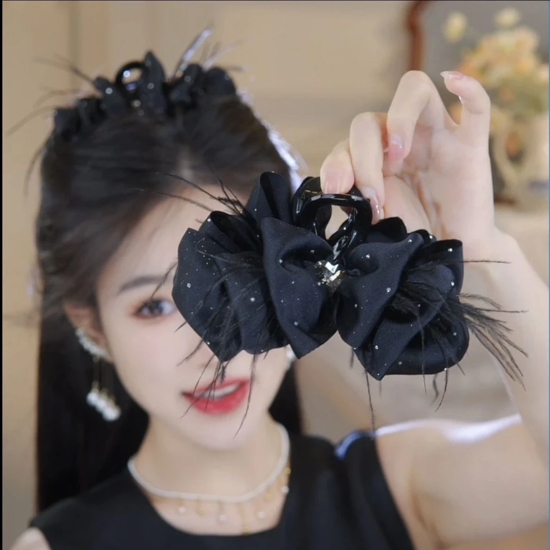 高级感水钻云朵泡泡羽毛抓夹女2024年新款气质发夹脑勺发卡发饰