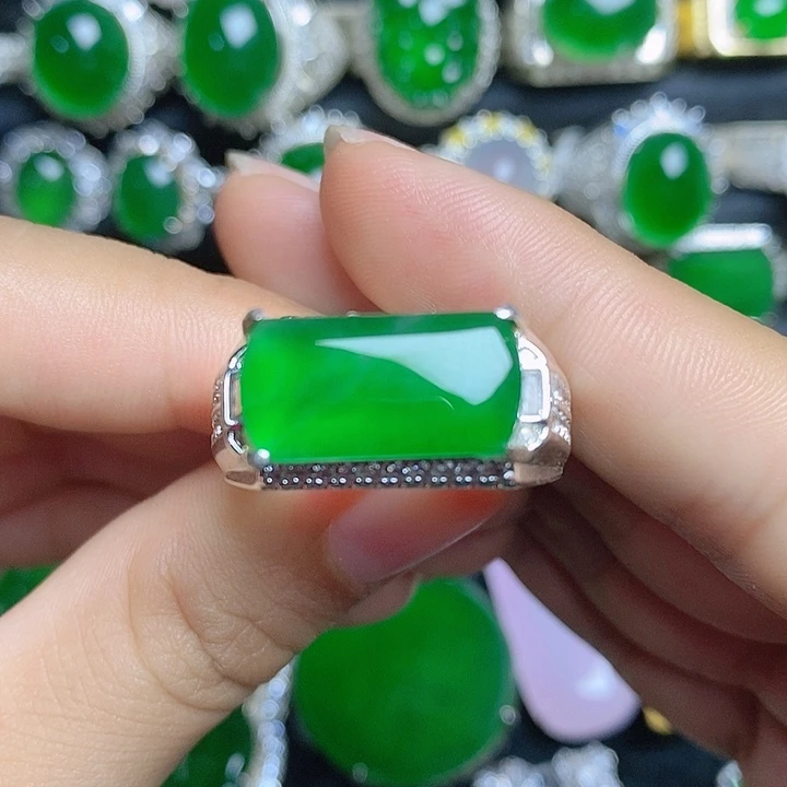 未镶嵌挂件翡翠马鞍