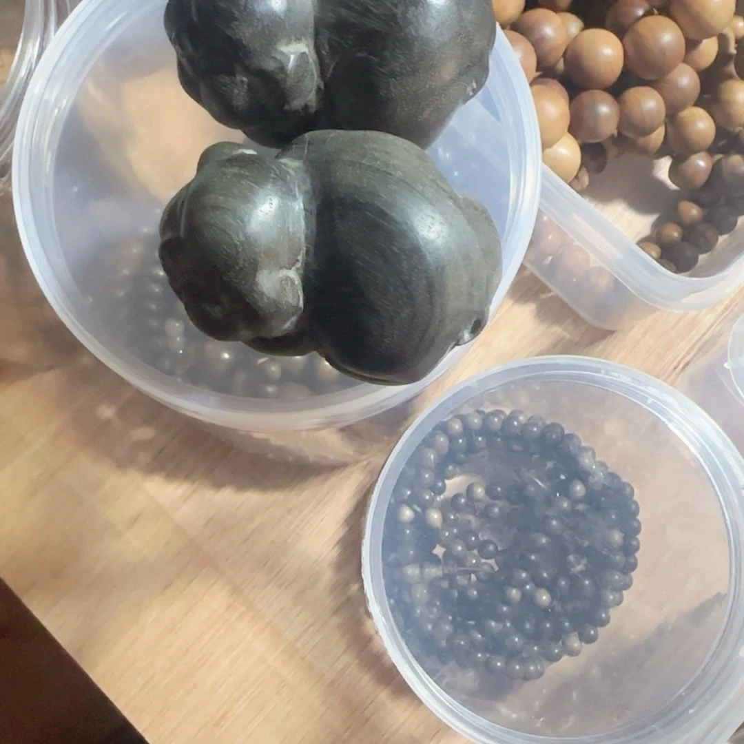 香榧木天***巴7×4×3奶香木福猪一对