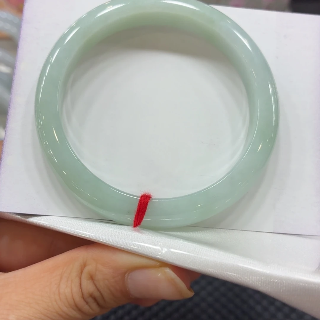 未镶嵌手镯翡翠手镯