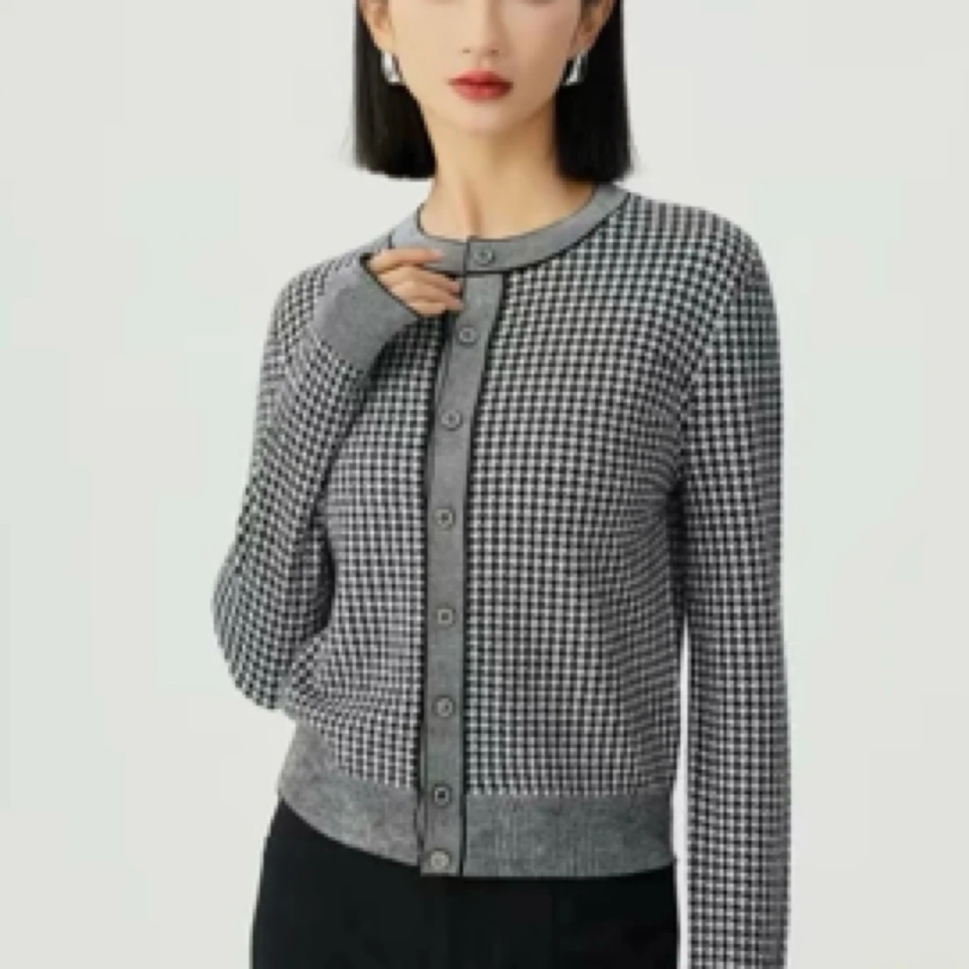 GIRDEAR/哥弟 1499221通勤保暖千金风山羊绒针织衫小香风千鸟格女