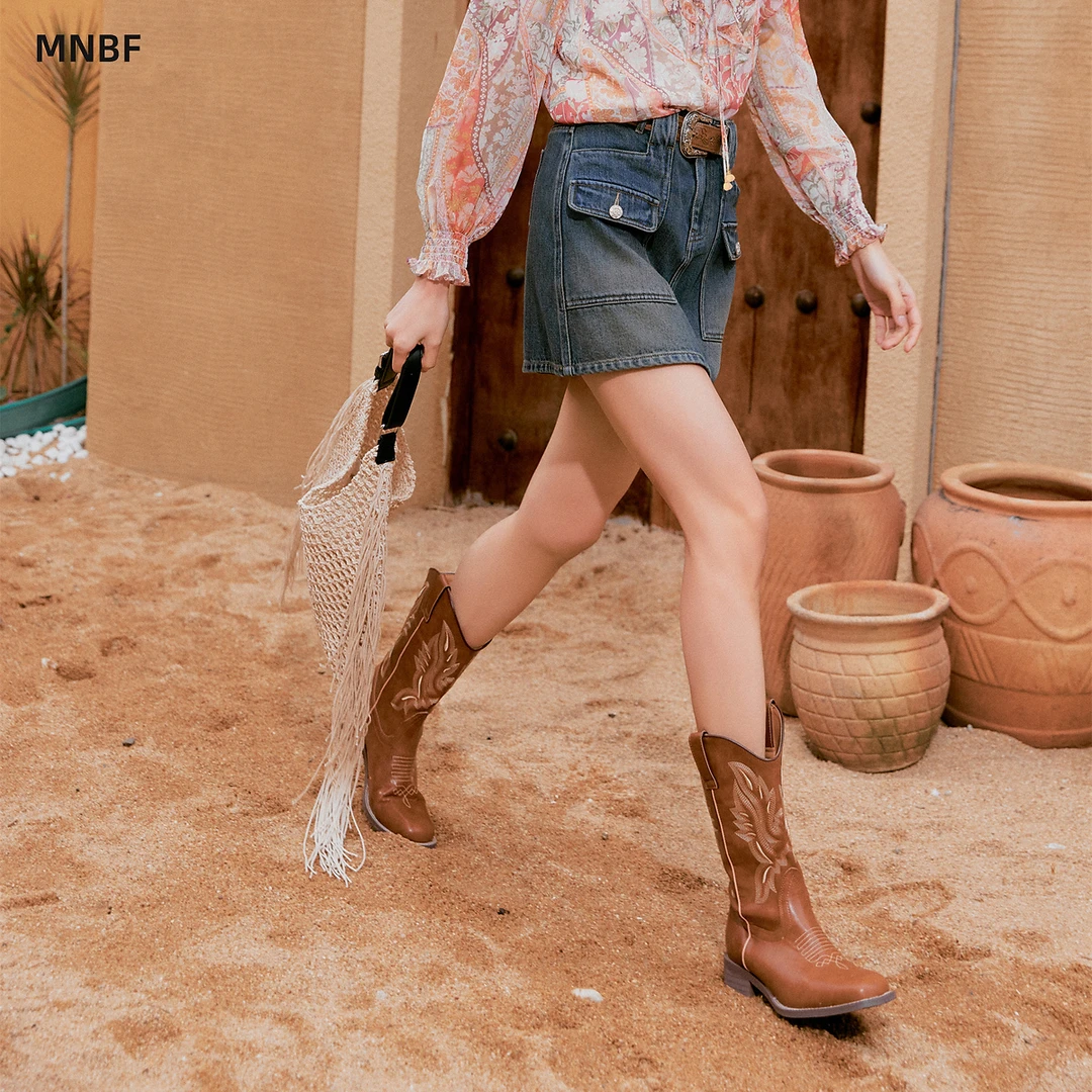 曼诺比菲商场同款秋牛仔半身裙女高腰显瘦a字短裙MFAQ131012