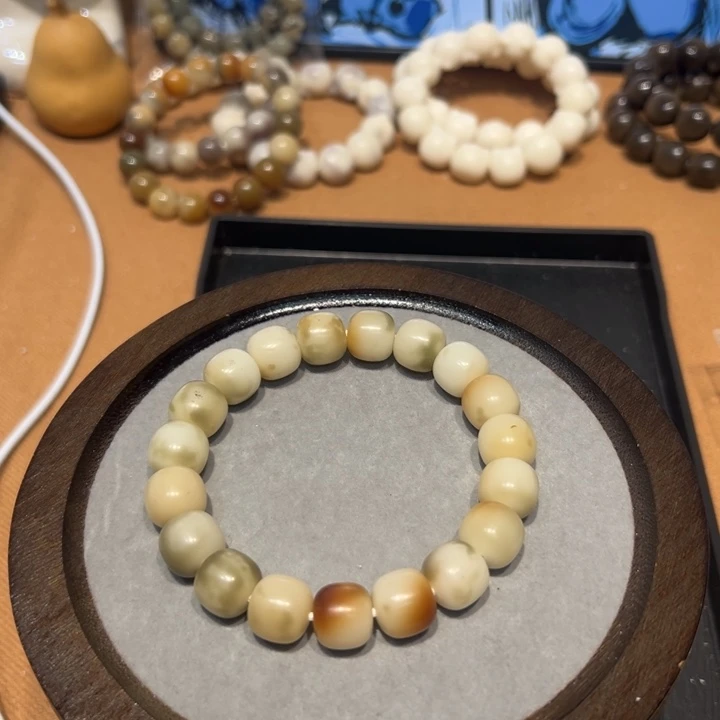 菩提根/象牙果吊坠中瑕醒时13