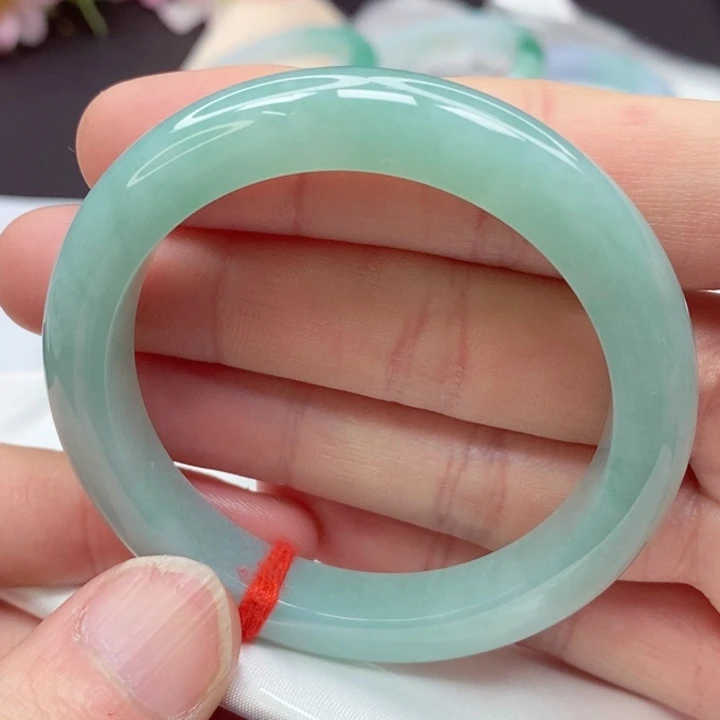 翡翠手镯未镶嵌51圈