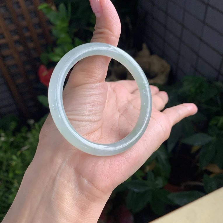 ，冰润透亮种水圆条手镯，天然翡翠缅A，圈口54.5-7.4-7.3，完美！