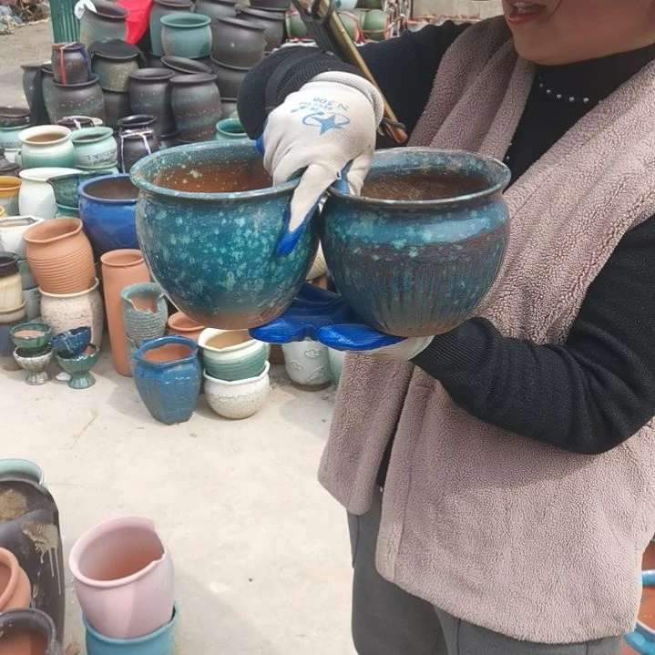 红陶瑕疵两个盆子。。。