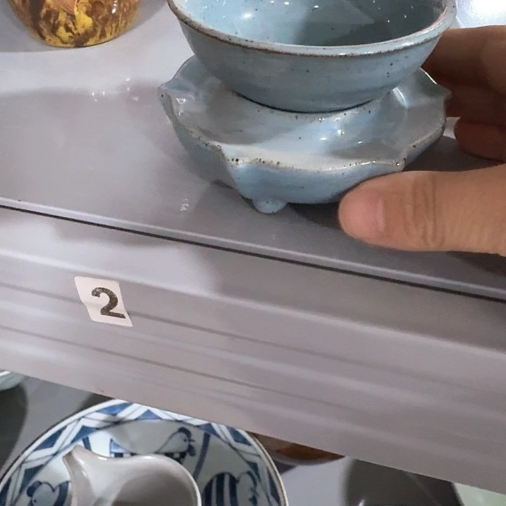 主人杯一个，瓷。。品茗瓷