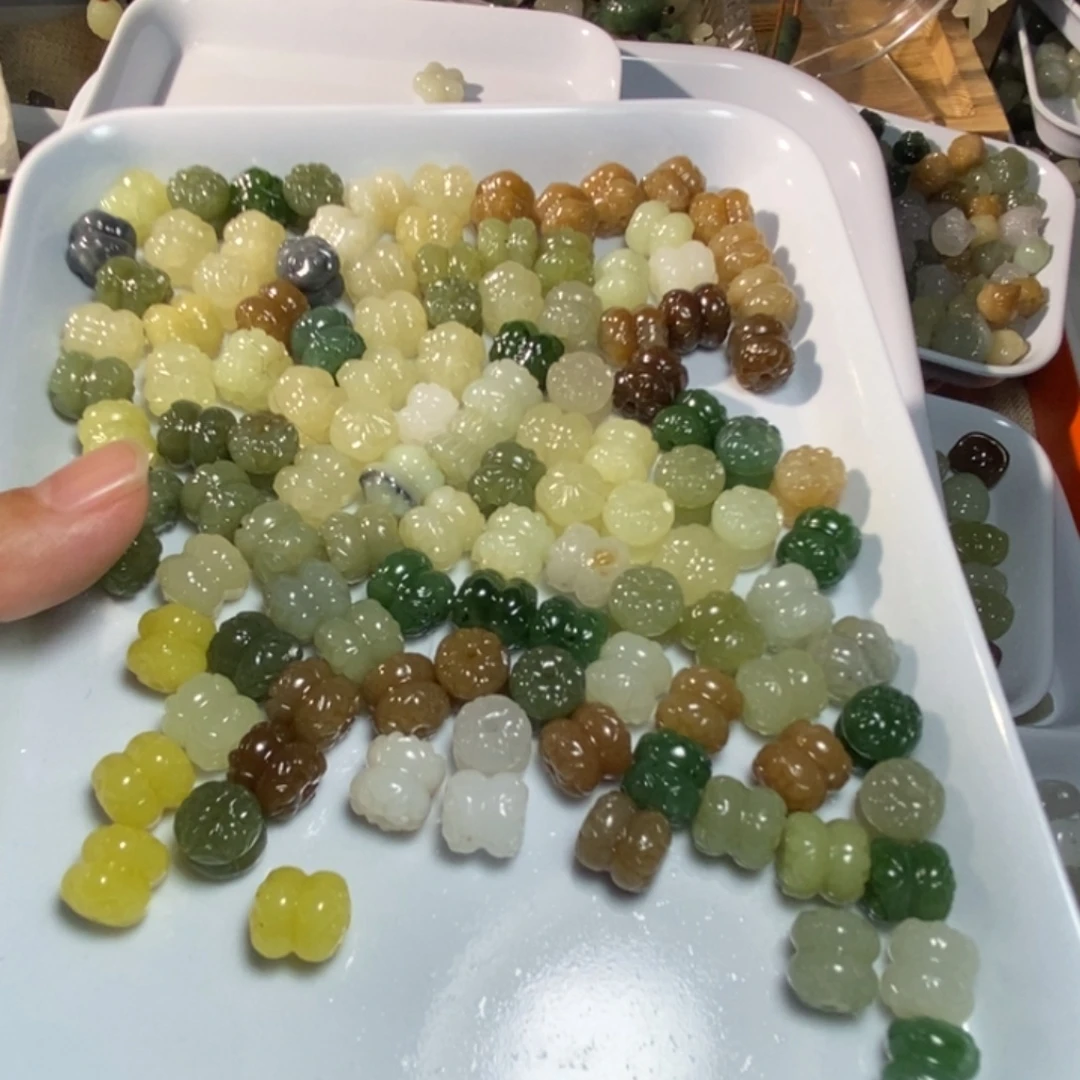 和田玉未镶嵌手链微瑕发二