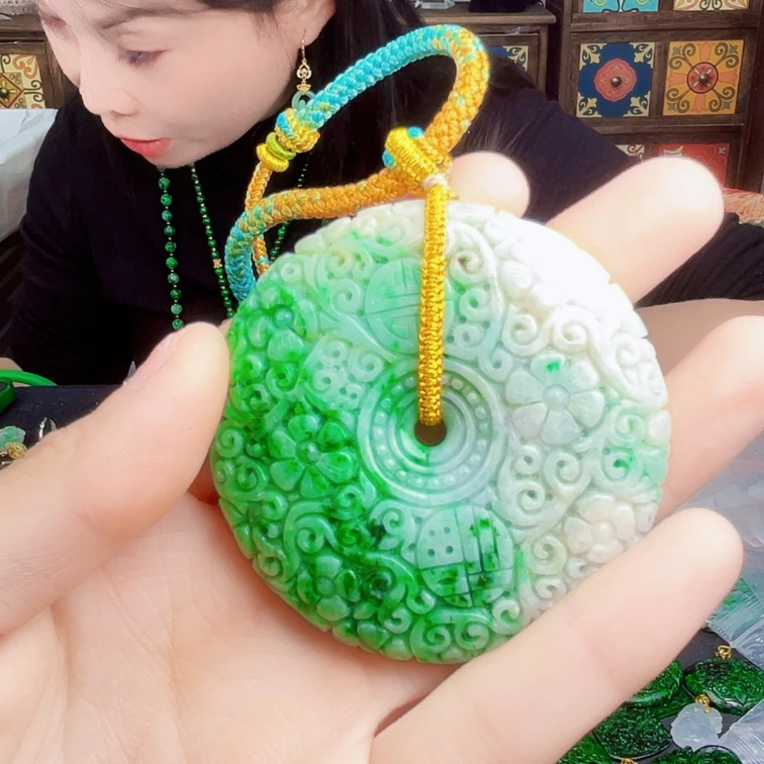 颈饰未镶嵌翡翠多样性