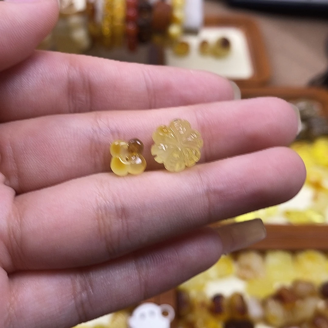 琥珀未镶嵌珠宝奇石