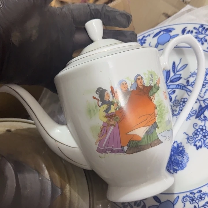 茶盏陶瓷盘子啥都有