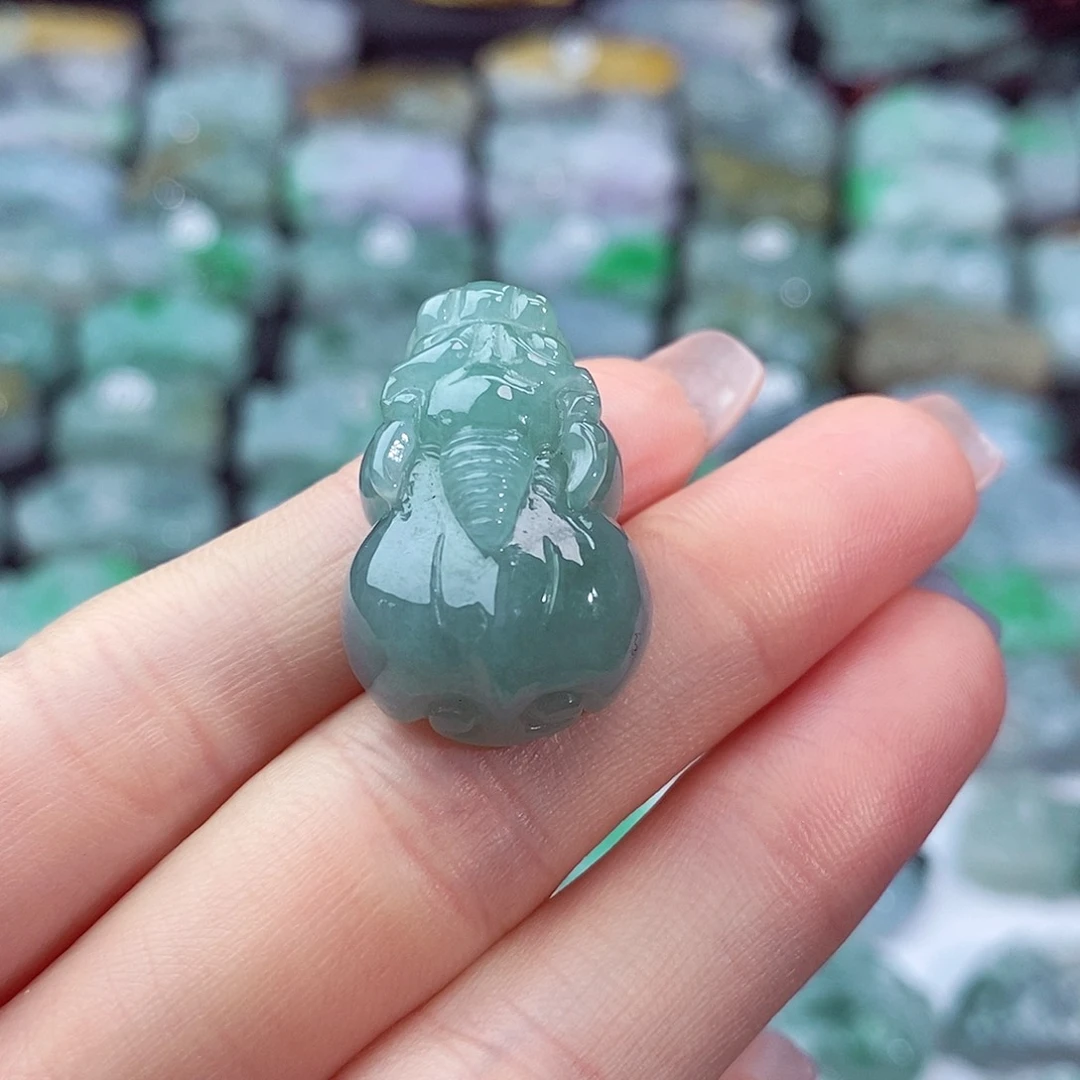 颈饰未镶嵌翡翠天然