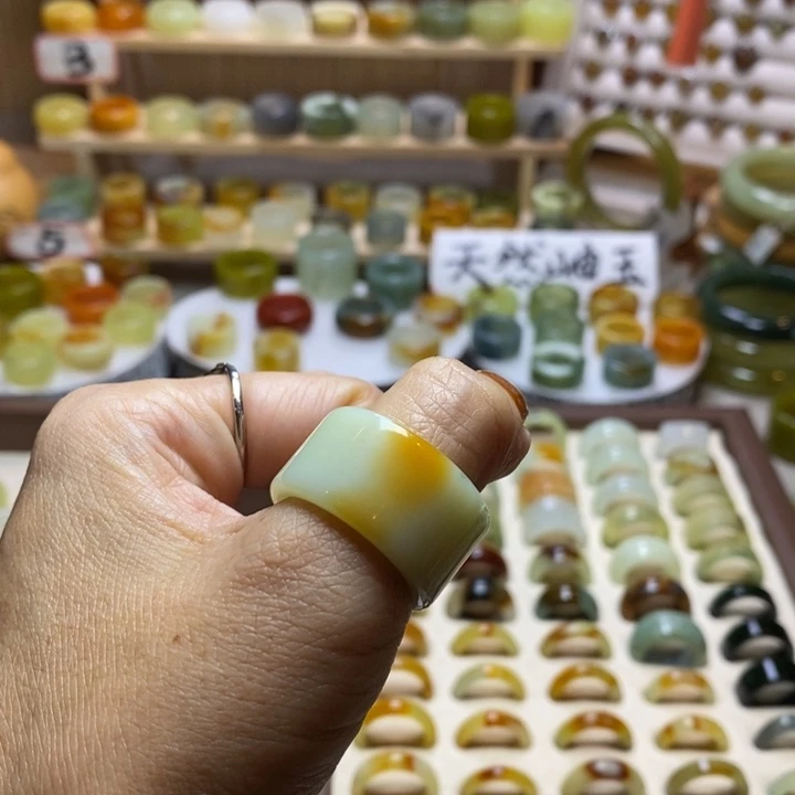 下***伞岫玉未镶嵌戒圈岫玉精品指环