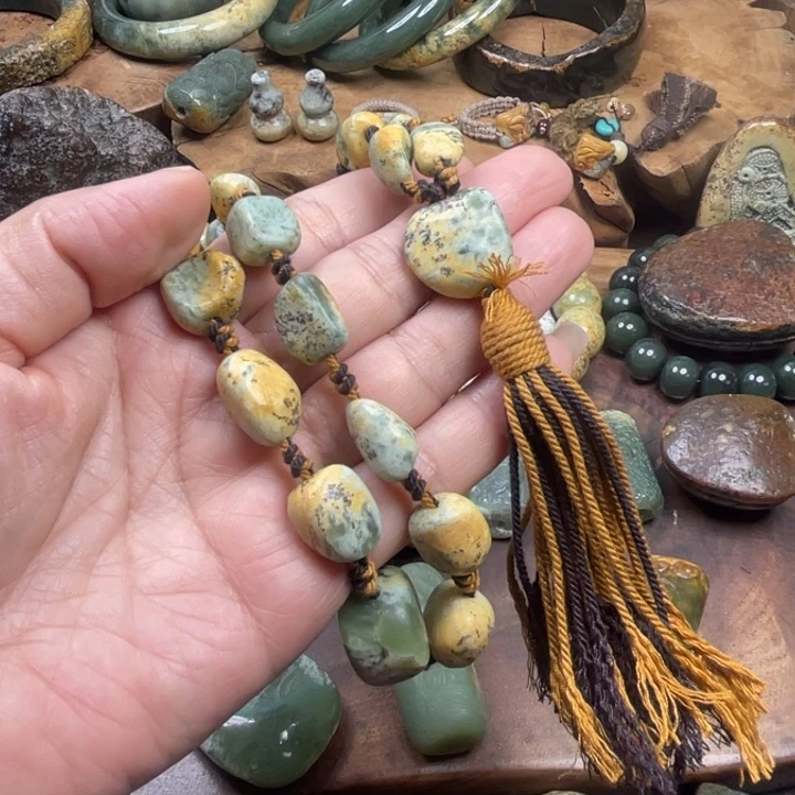 、****岫岩河磨玉（透闪石质玉）未镶嵌珠宝奇石