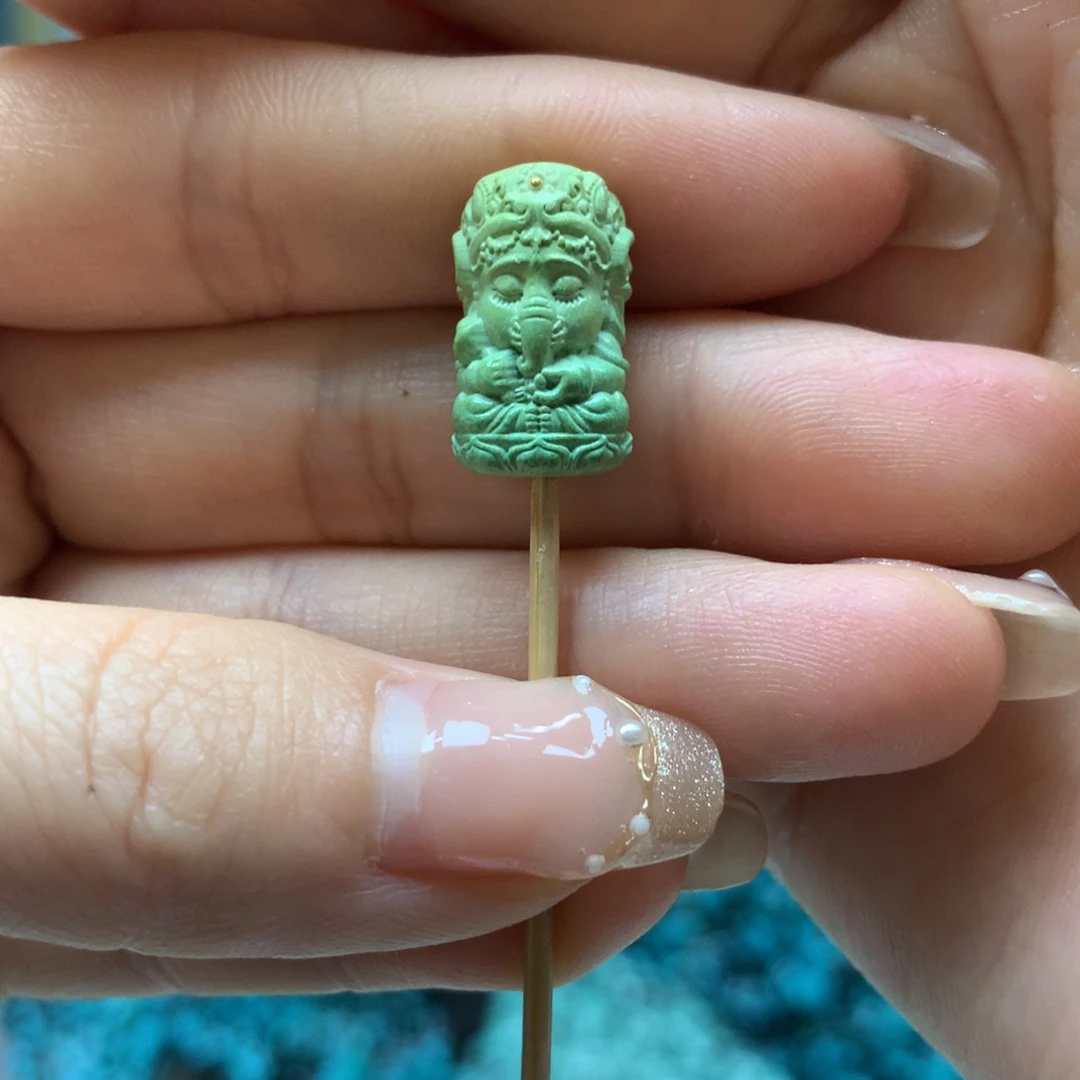 绿松石配饰未镶嵌
