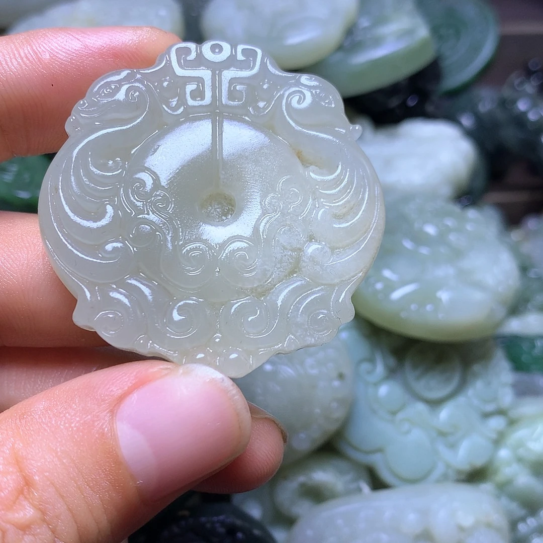 颈饰未镶嵌和田玉