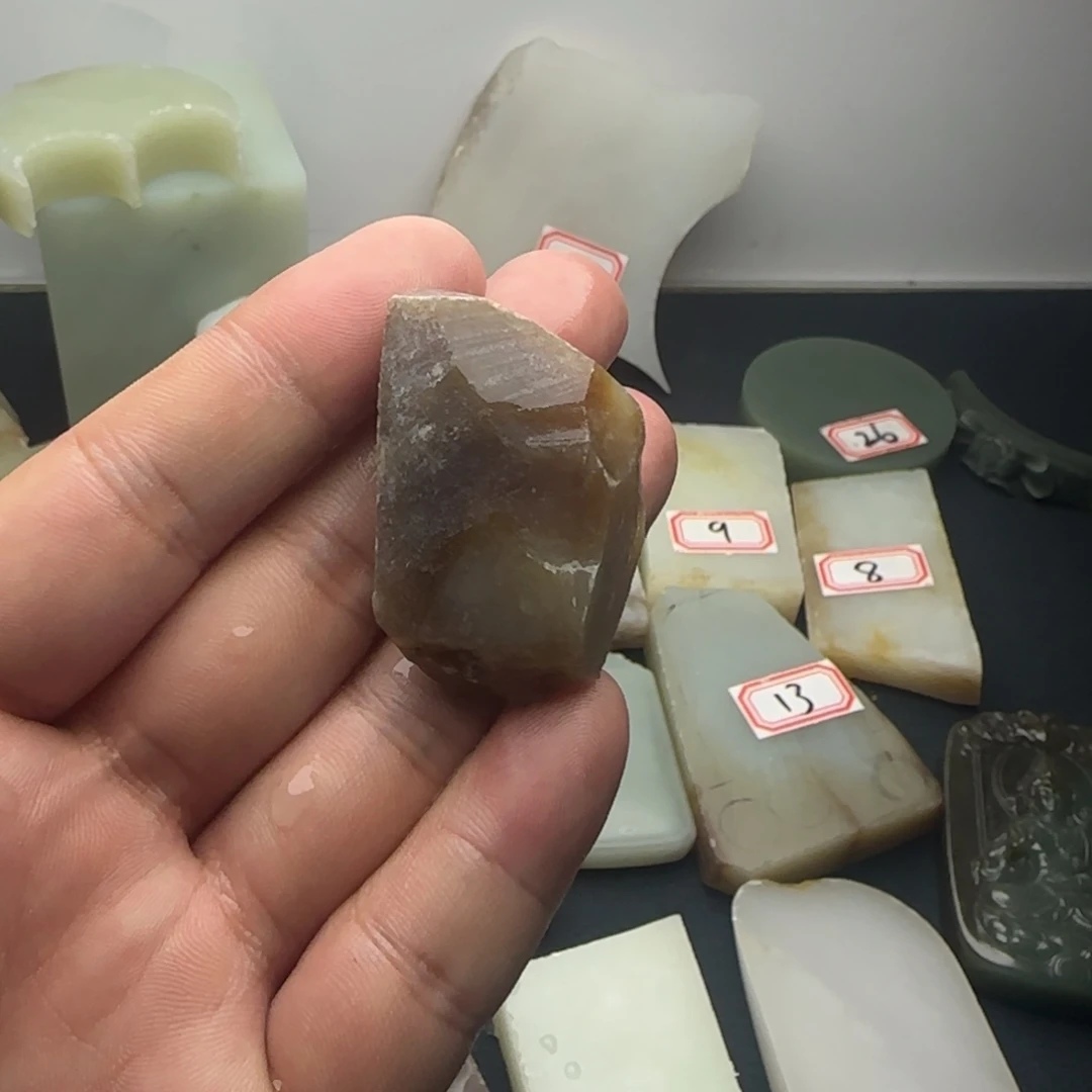 和田玉（糖玉）未镶嵌珠宝奇石