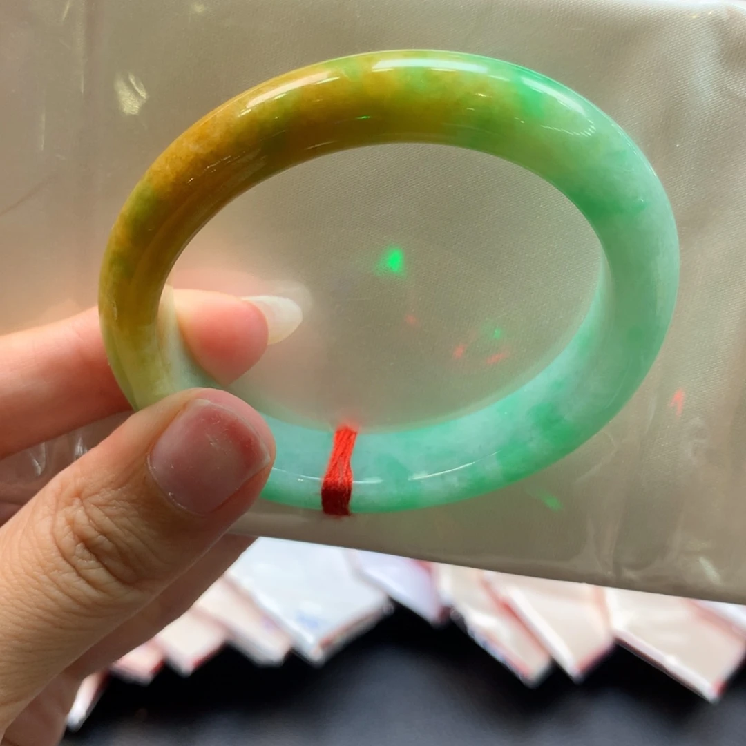 翡翠未镶嵌手镯黄加绿贵妃52.4圈39号