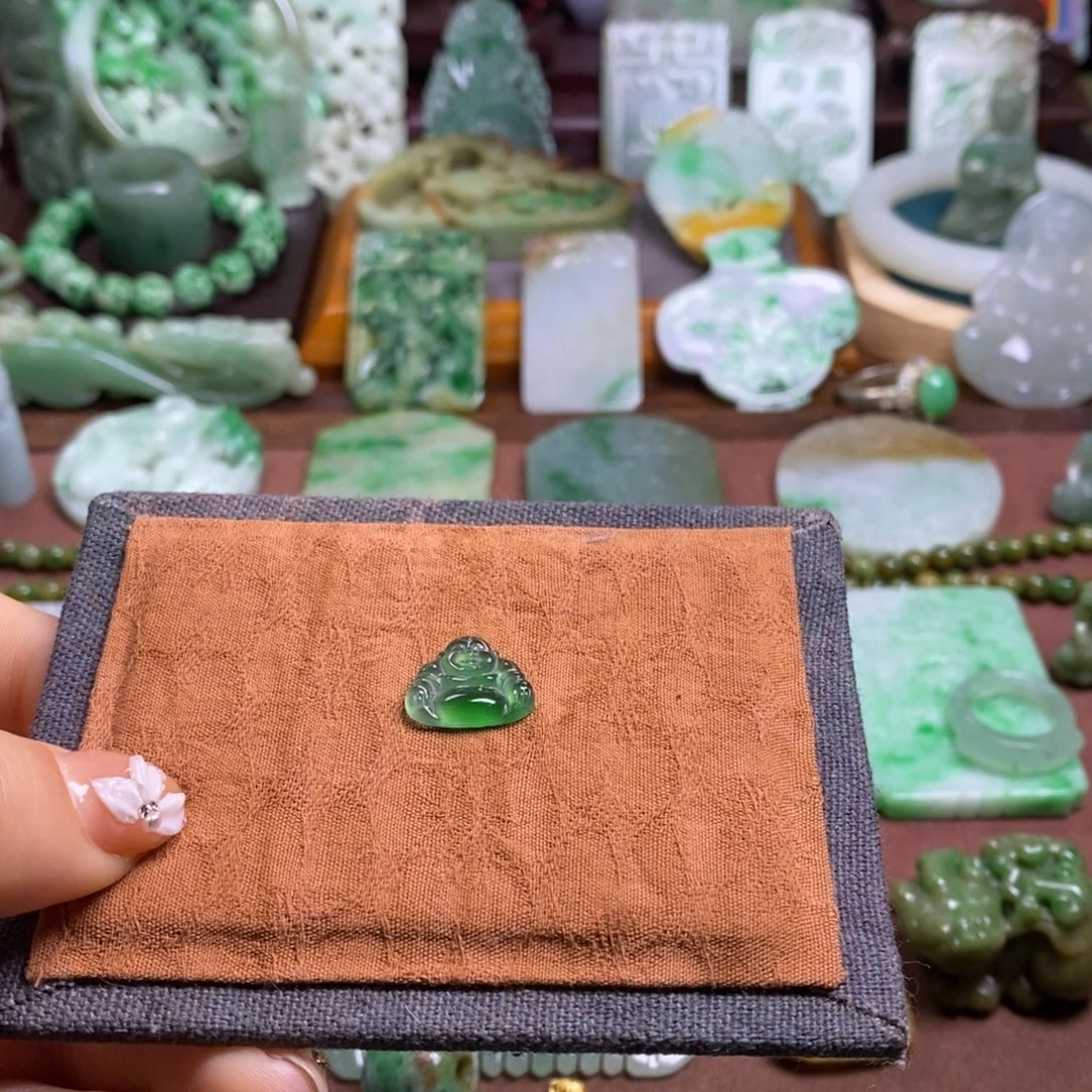 吕***）翡翠未镶嵌挂件11111111111111