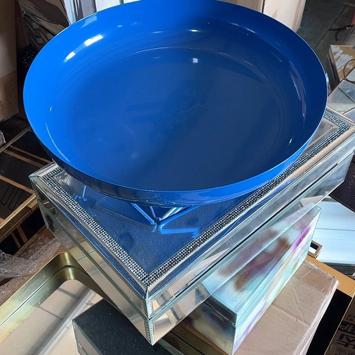 H**～陶瓷花瓶，仿真绿植。