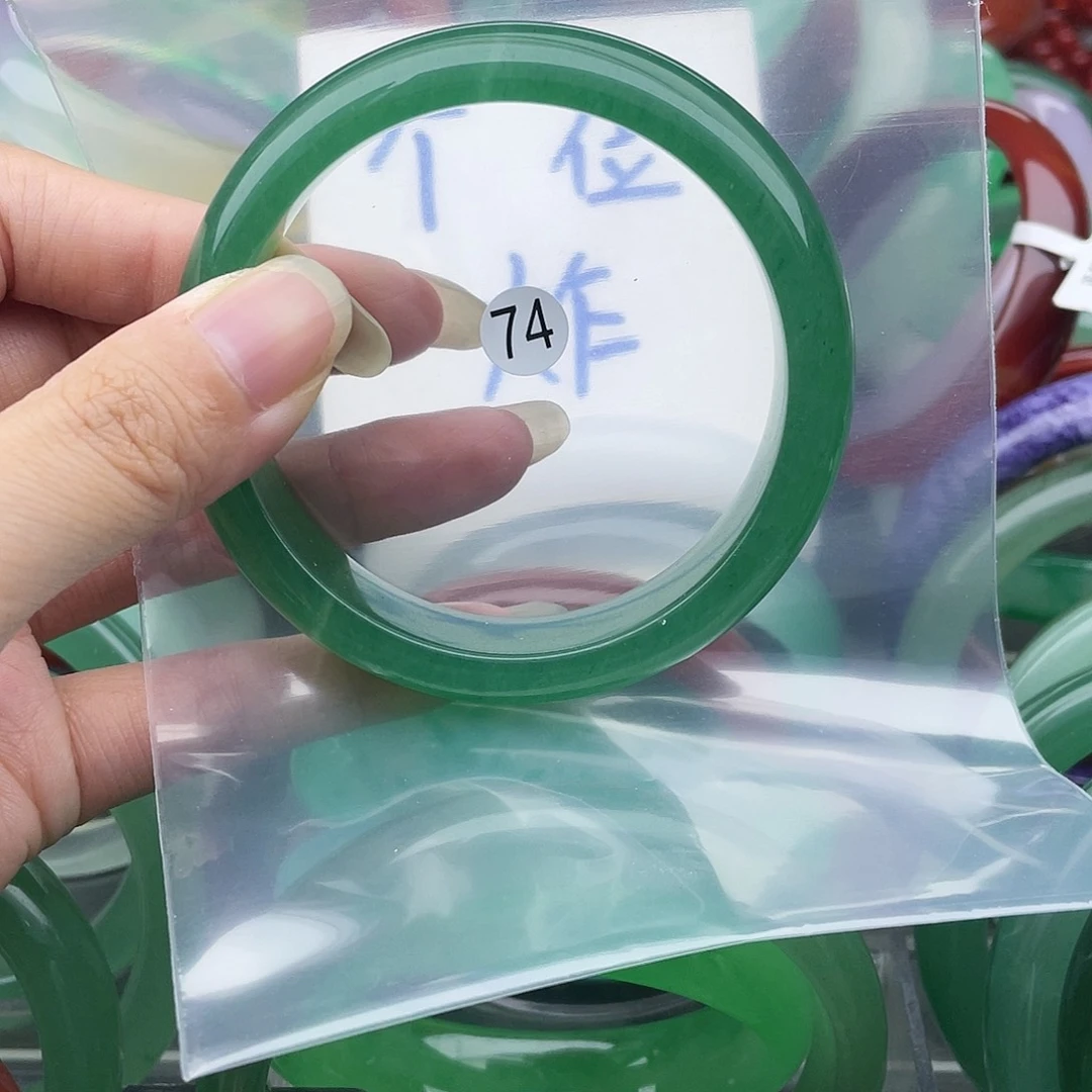 【闪购商品】石英岩玉手镯未镶嵌58