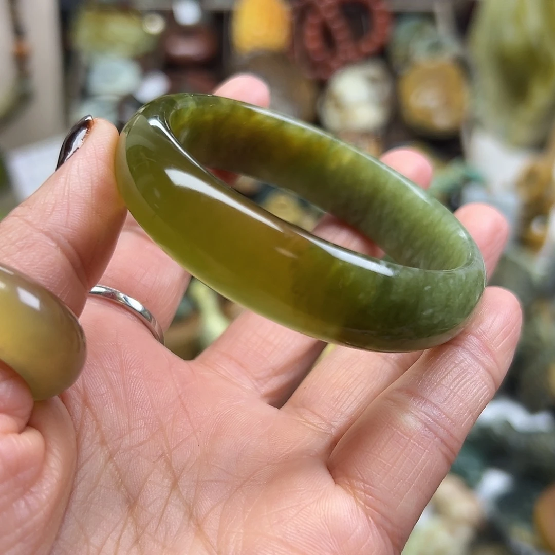 岫玉未镶嵌颈饰岫玉54有点瑕