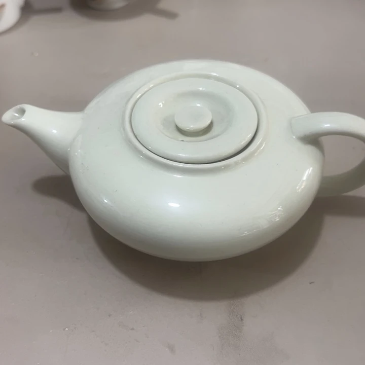 瓷片陶瓷制品单孔壶200毫升左右