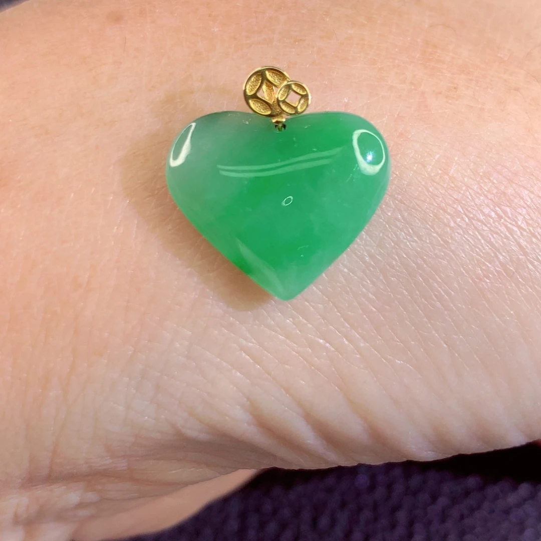 翡翠18K金镶嵌颈饰翡翠