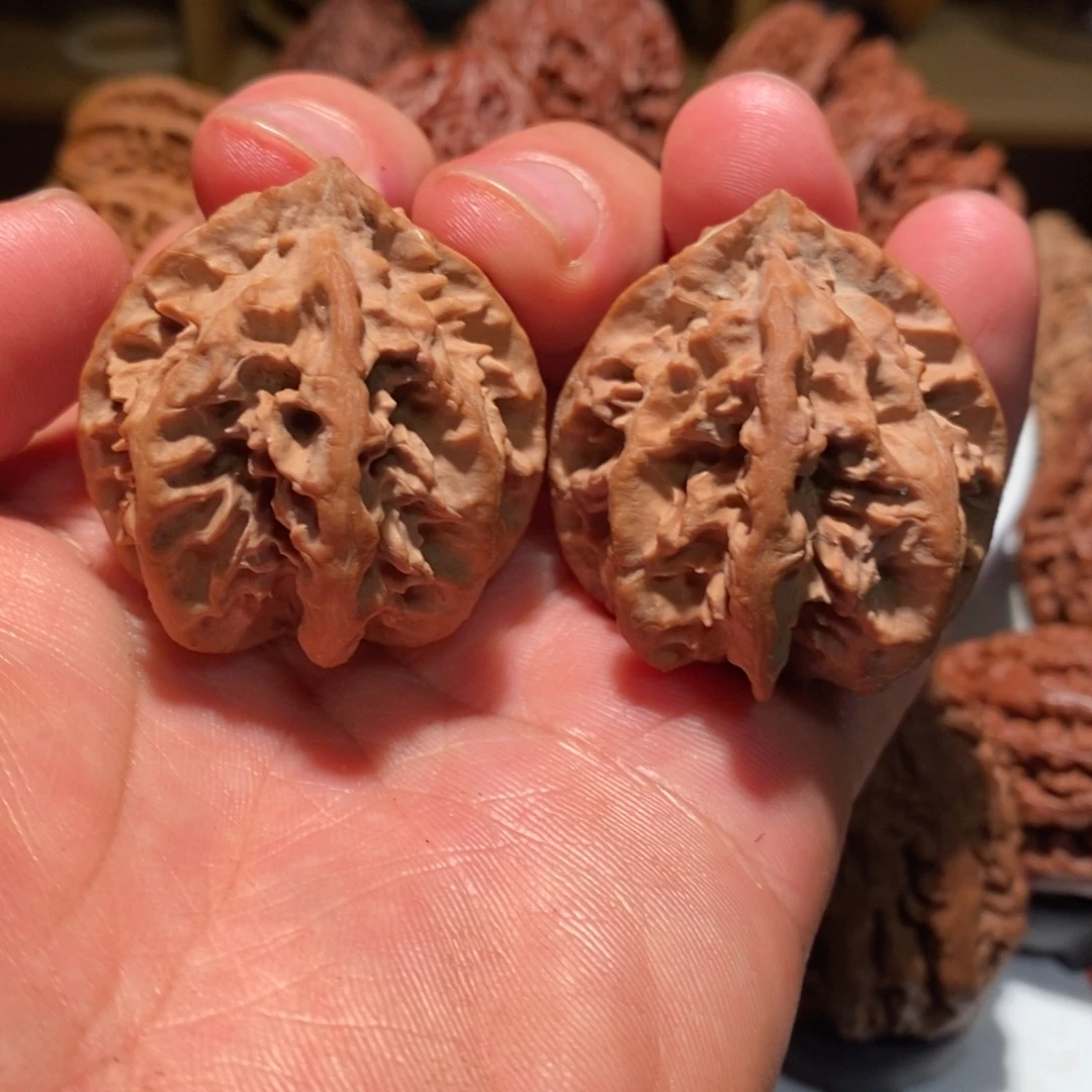 文玩核桃吊坠楸八棱40