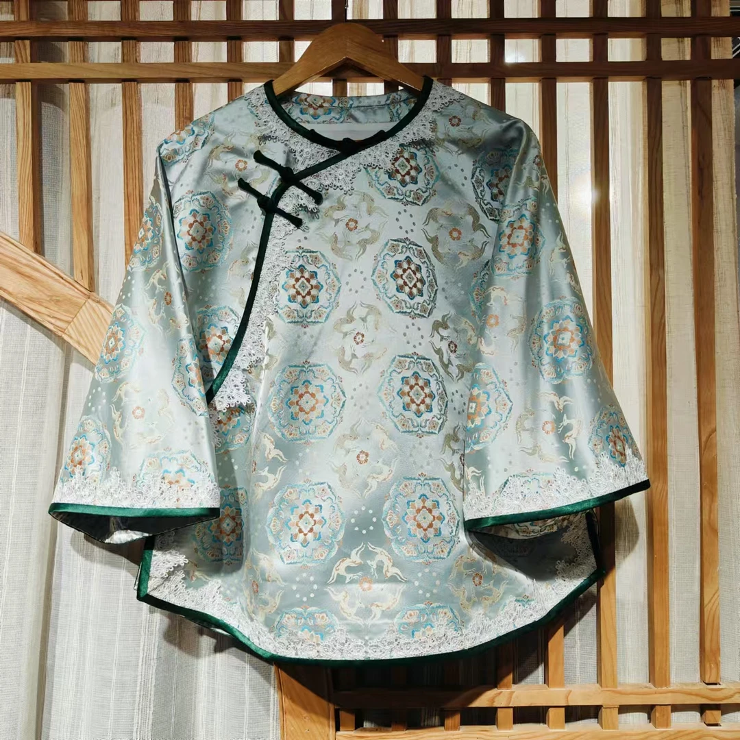 凤徕兮私人定制蓝白色绿包边白蕾丝斜襟盘扣短上衣（LS502-1）