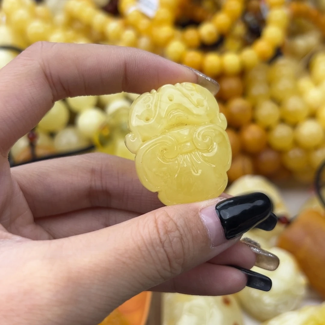 琥珀珠宝奇石未镶嵌