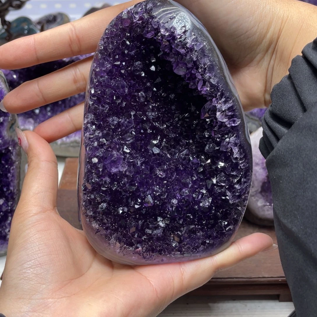 紫晶大型摆件（非配饰）未镶嵌三***人