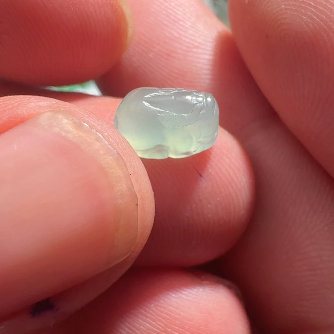 定制翡翠未镶嵌天然翡翠貔貅