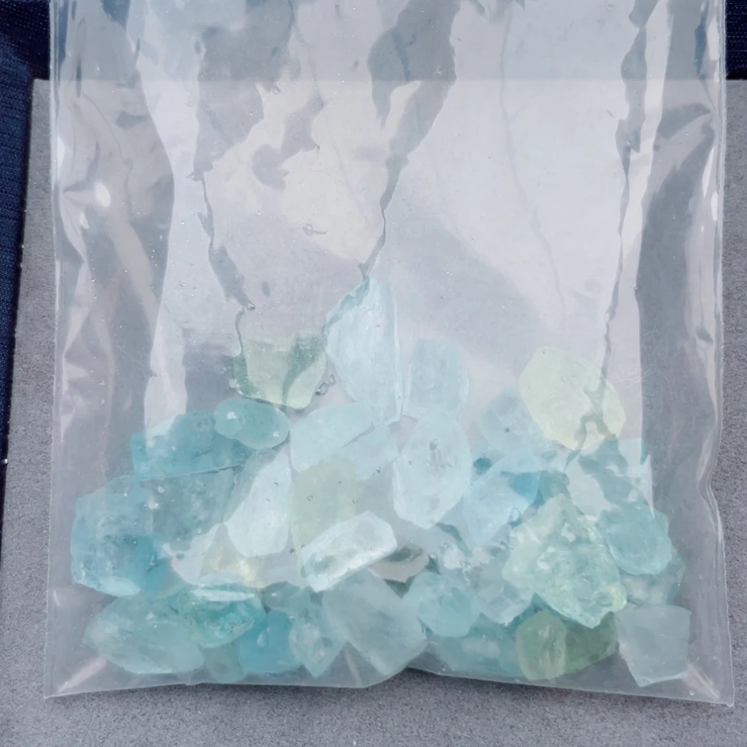 海蓝宝石裸石未镶嵌脏***包天然