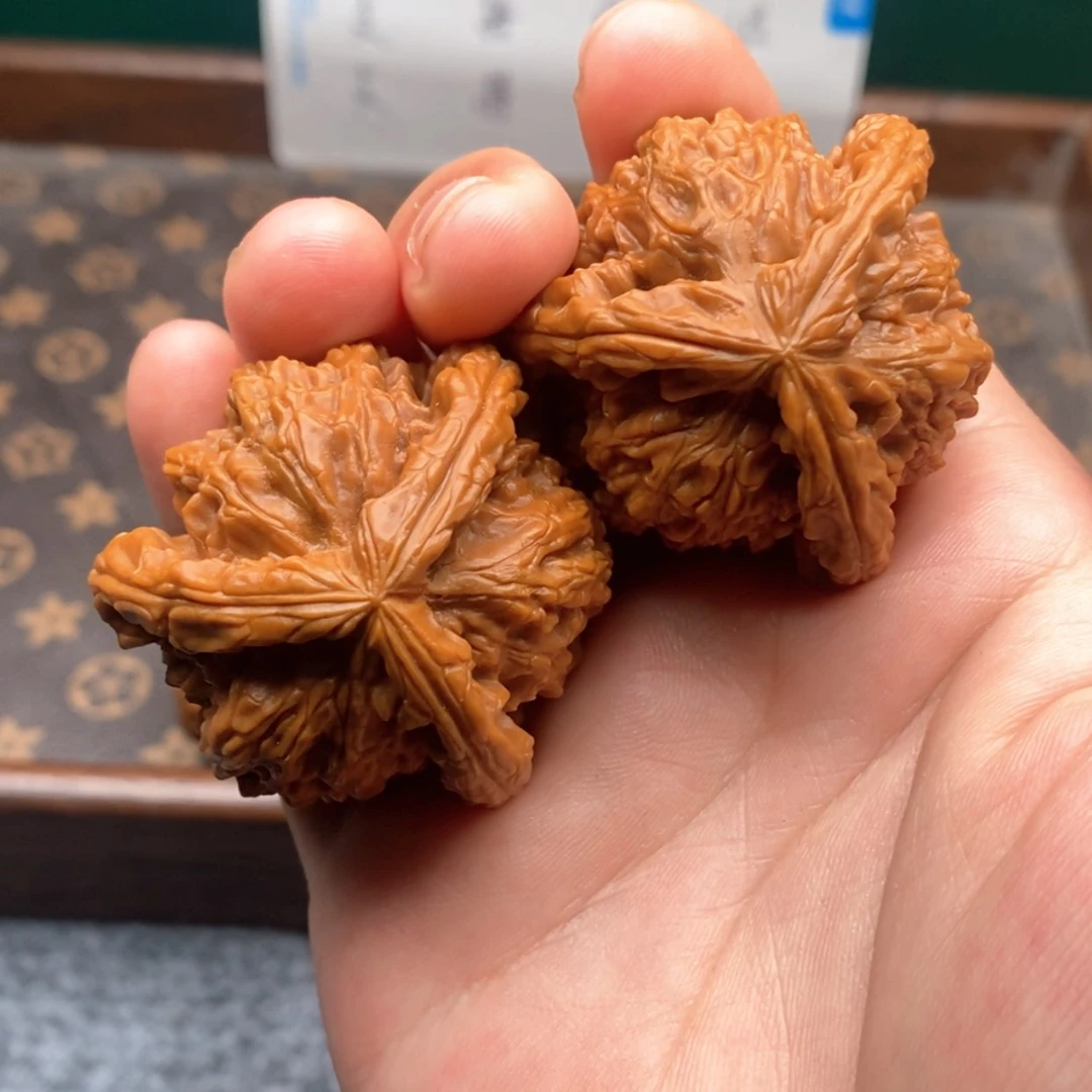 【闪购商品】输***哦43白狮子