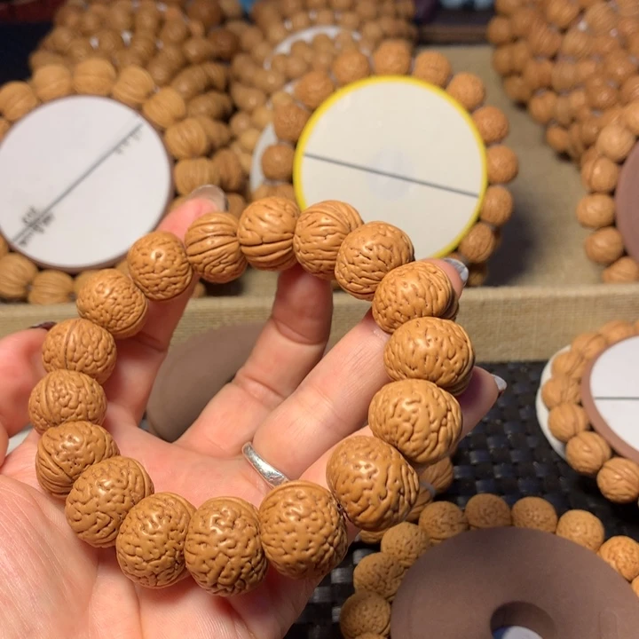 桃核手串心*3号链接。。。。。