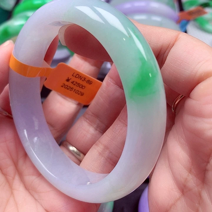 翡翠未镶嵌手镯翡翠