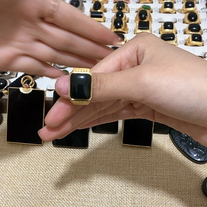 随***缘和田玉合金吊坠(不含链)