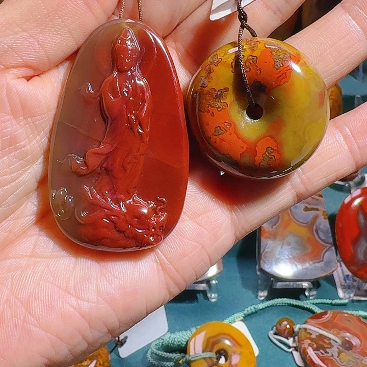 曹***俗玛瑙/玉髓未镶嵌珠宝半成品