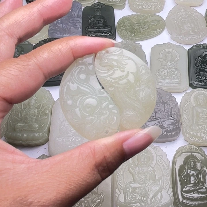 和田玉未镶嵌颈饰y*