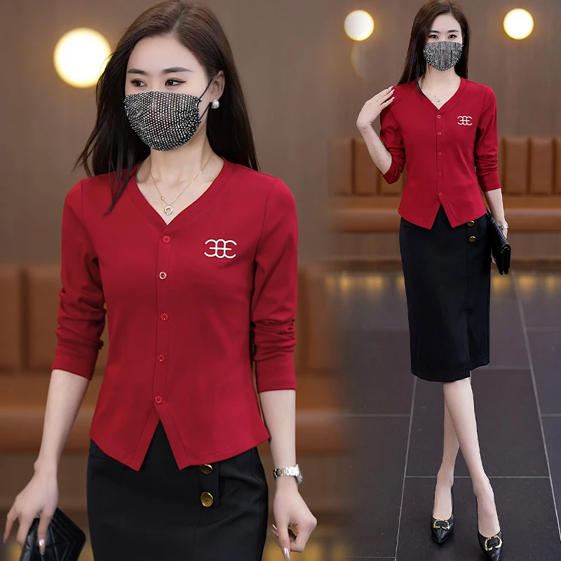 2025春季刺绣褶皱修身V领T恤春装打底衫时尚红色设计感百搭长袖