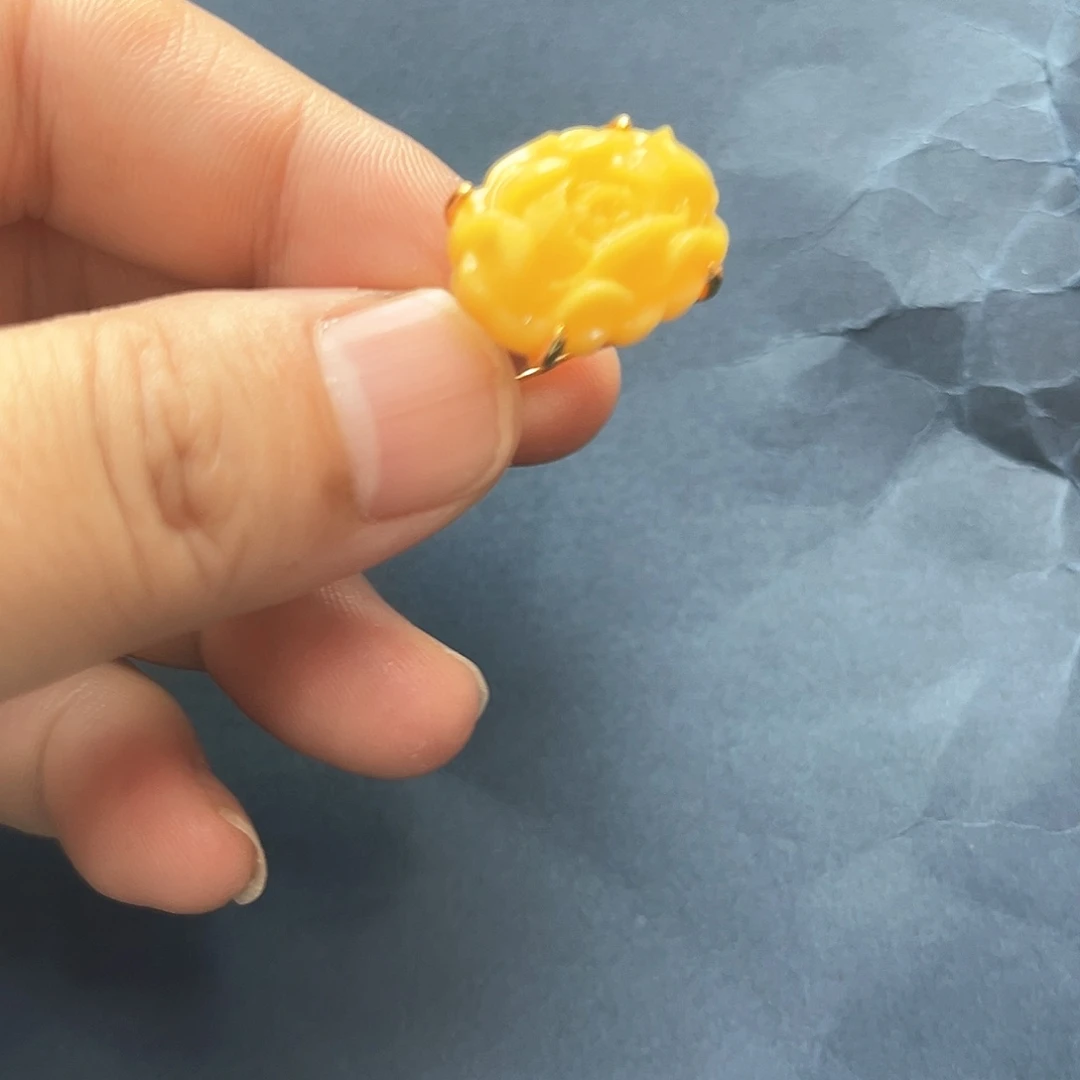 裸石琥珀未镶嵌戒指
