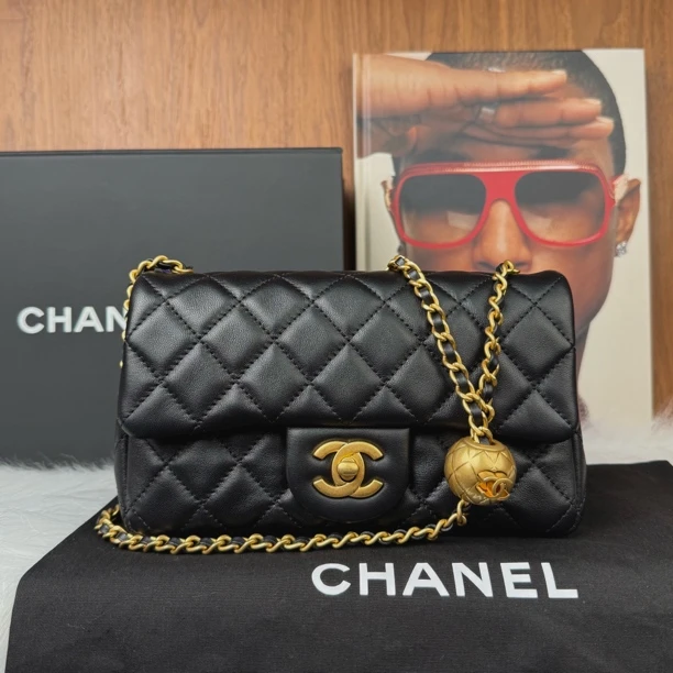 99新 Chanel/香奈儿 21B系列CF金球大mini单肩斜挎包/00146